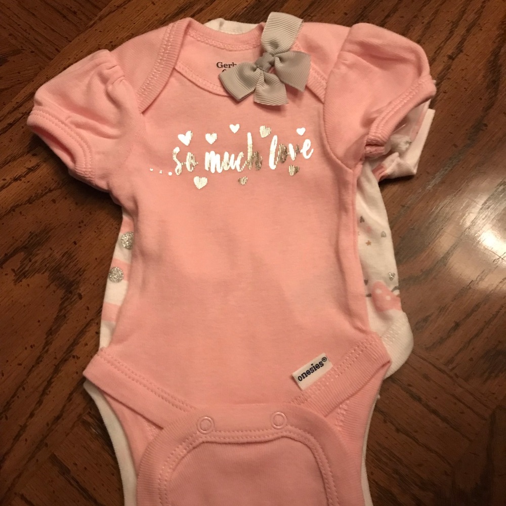 NWOT Gerber Baby 3 Piece Bodysuits